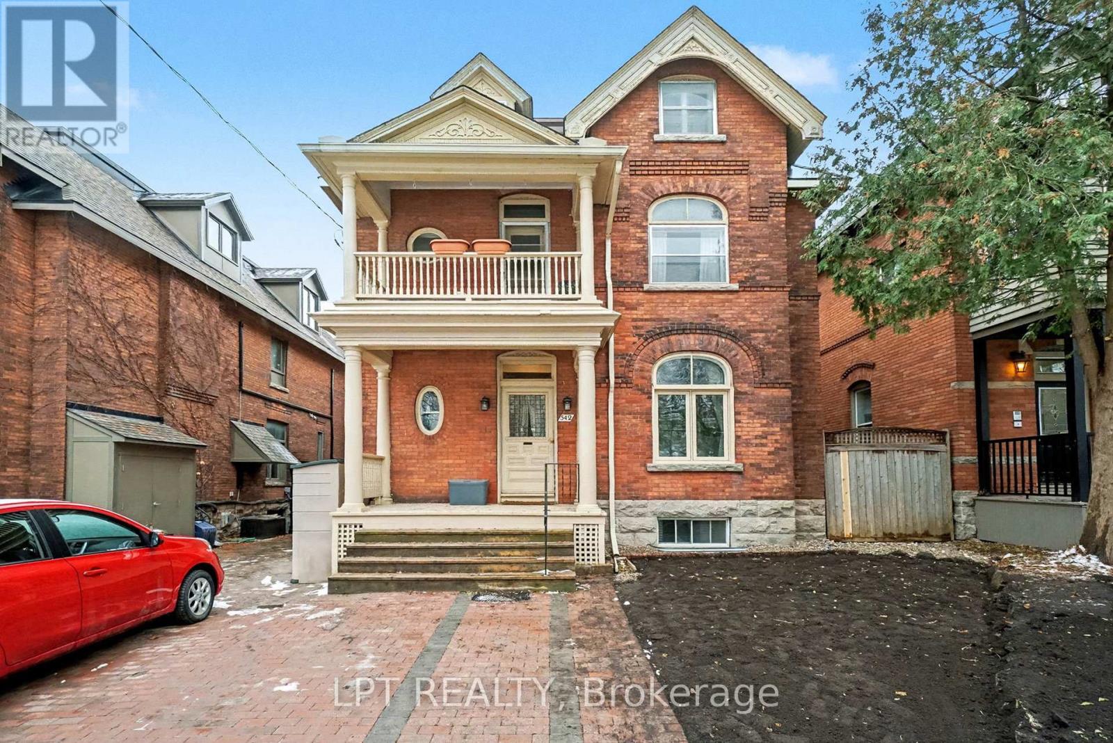 542 Maclaren Street W, Ottawa, Ontario  K1R 5K7 - Photo 1 - X12592452