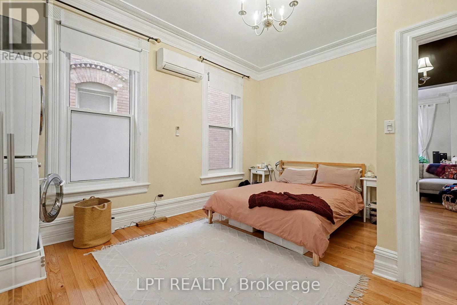 542 Maclaren Street W, Ottawa, Ontario  K1R 5K7 - Photo 12 - X12592452