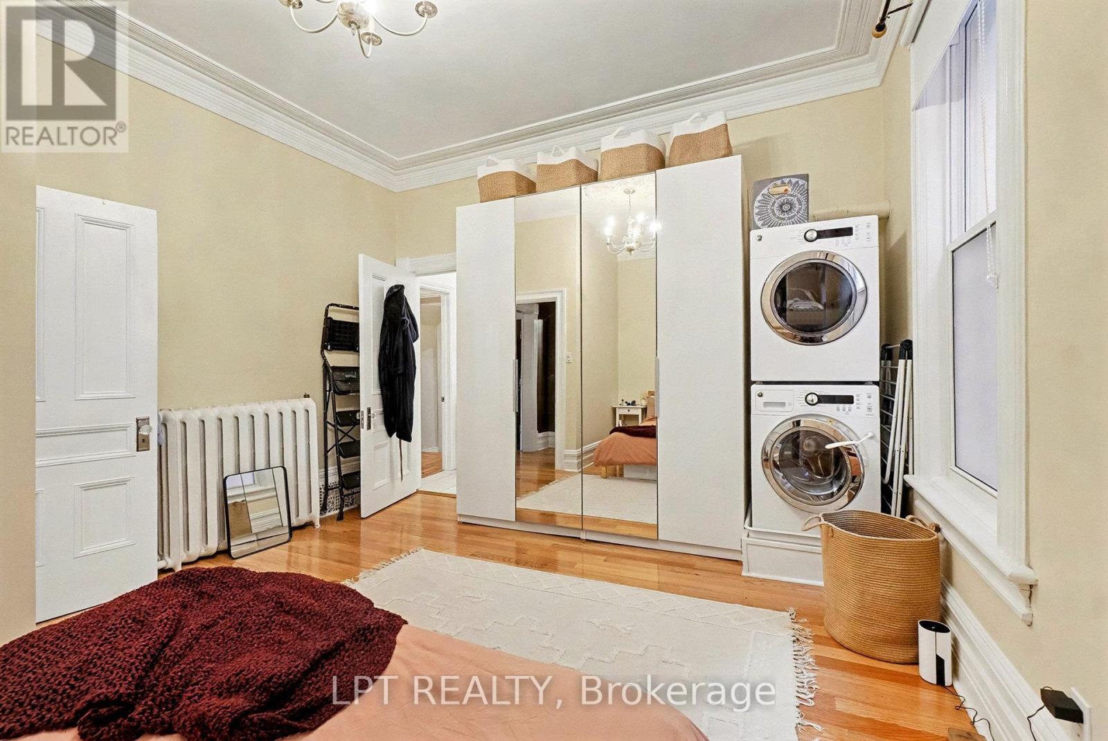 542 Maclaren Street W, Ottawa, Ontario  K1R 5K7 - Photo 13 - X12592452