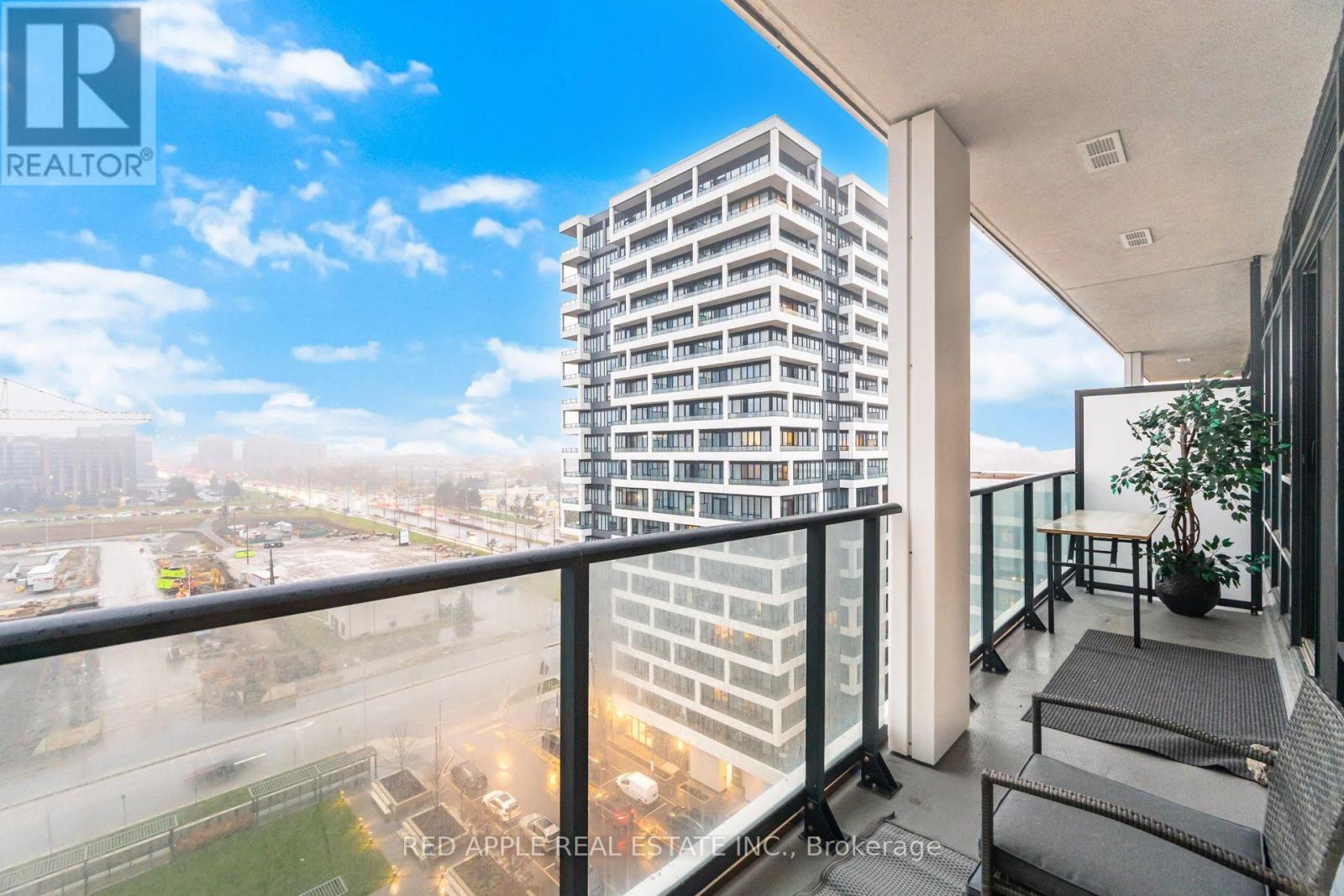 1207 - 18 Water Walk Drive, Markham, Ontario  L3R 6L5 - Photo 28 - N12592146