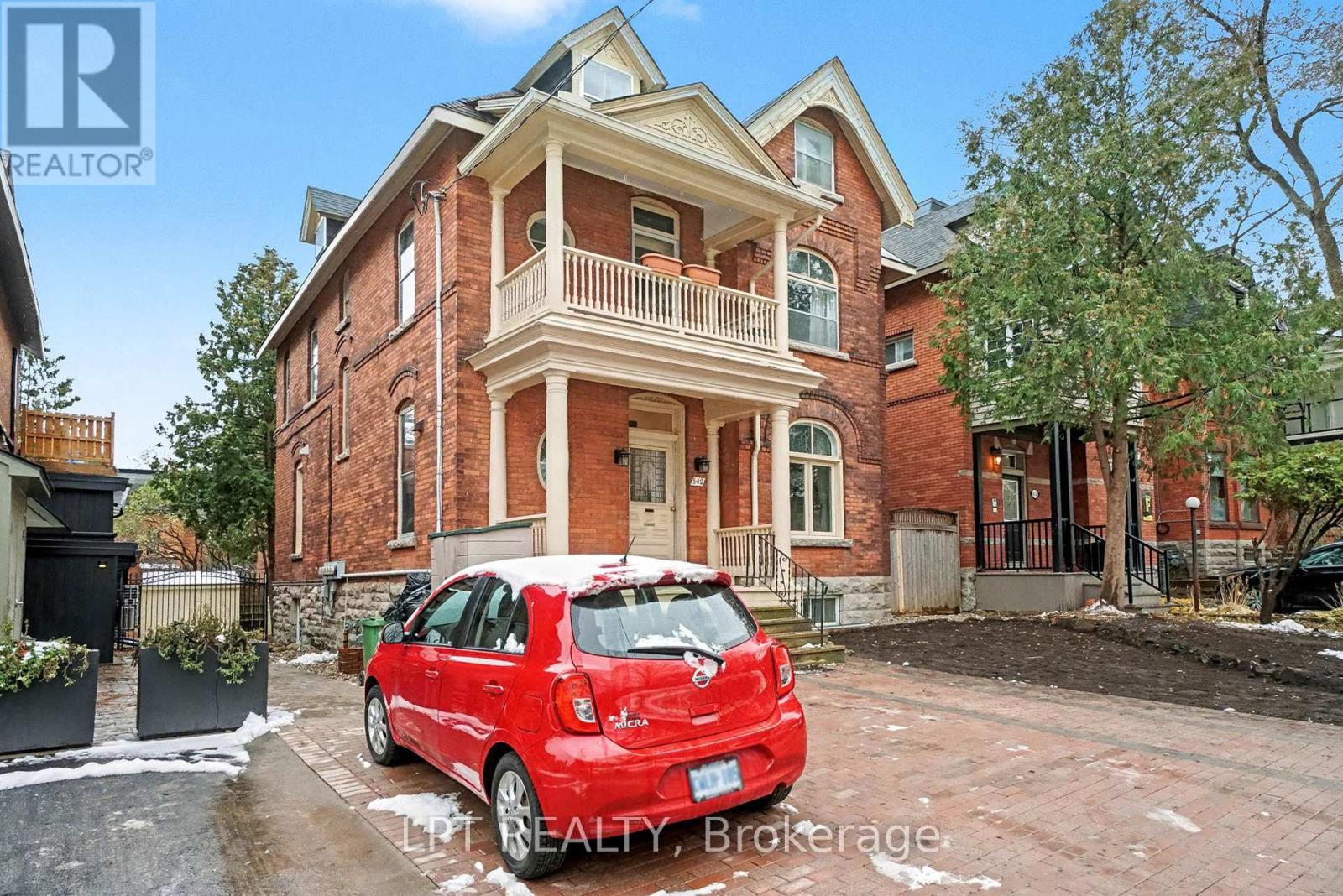 542 Maclaren Street W, Ottawa, Ontario  K1R 5K7 - Photo 2 - X12592452