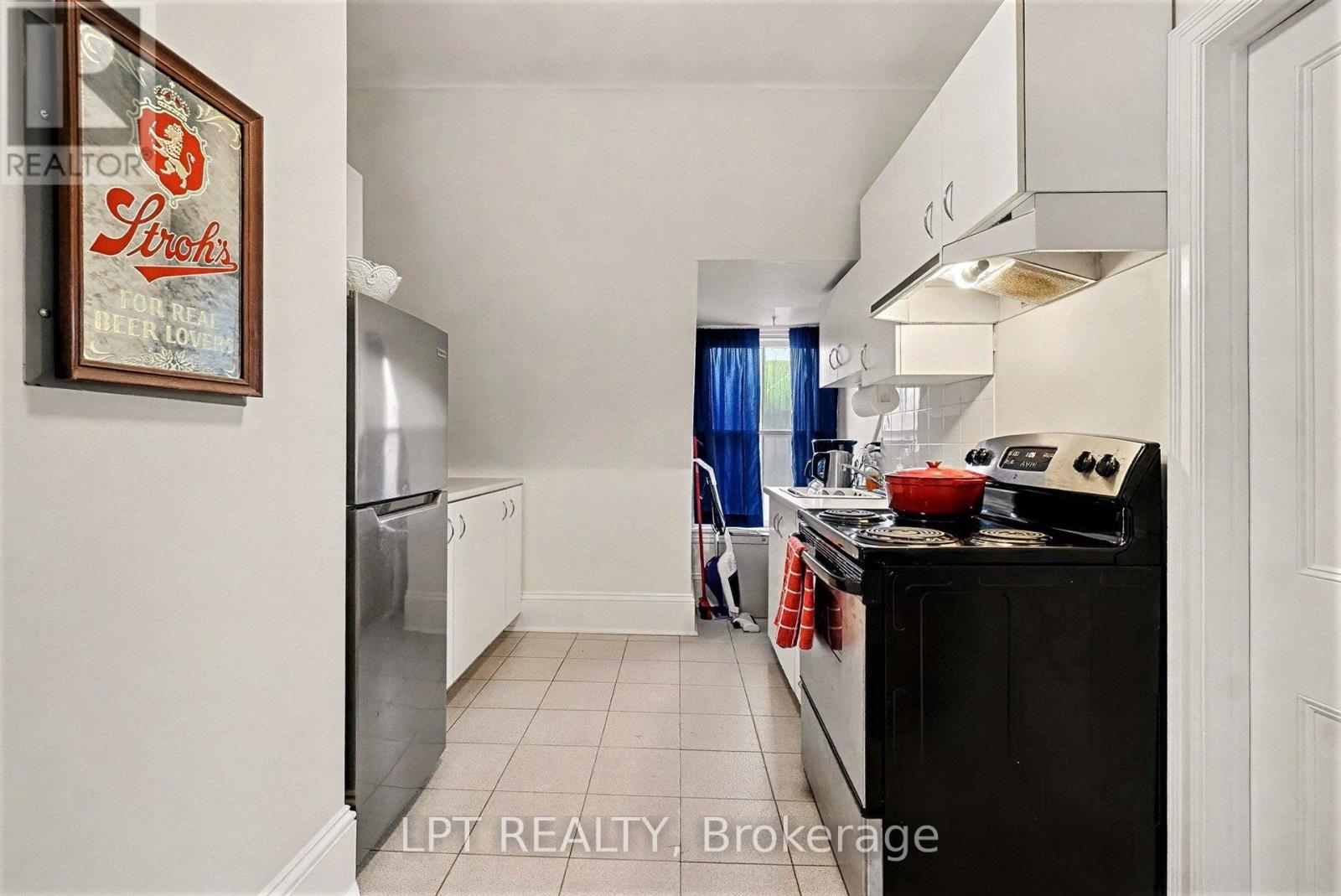 542 Maclaren Street W, Ottawa, Ontario  K1R 5K7 - Photo 29 - X12592452