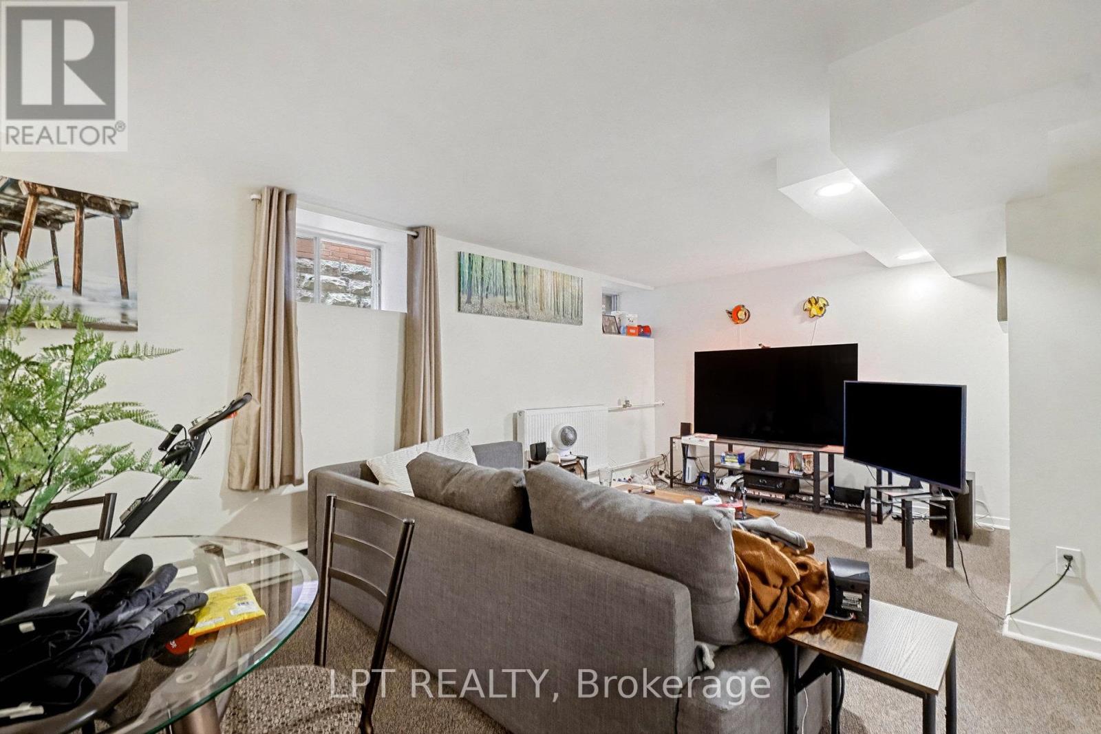 542 Maclaren Street W, Ottawa, Ontario  K1R 5K7 - Photo 34 - X12592452