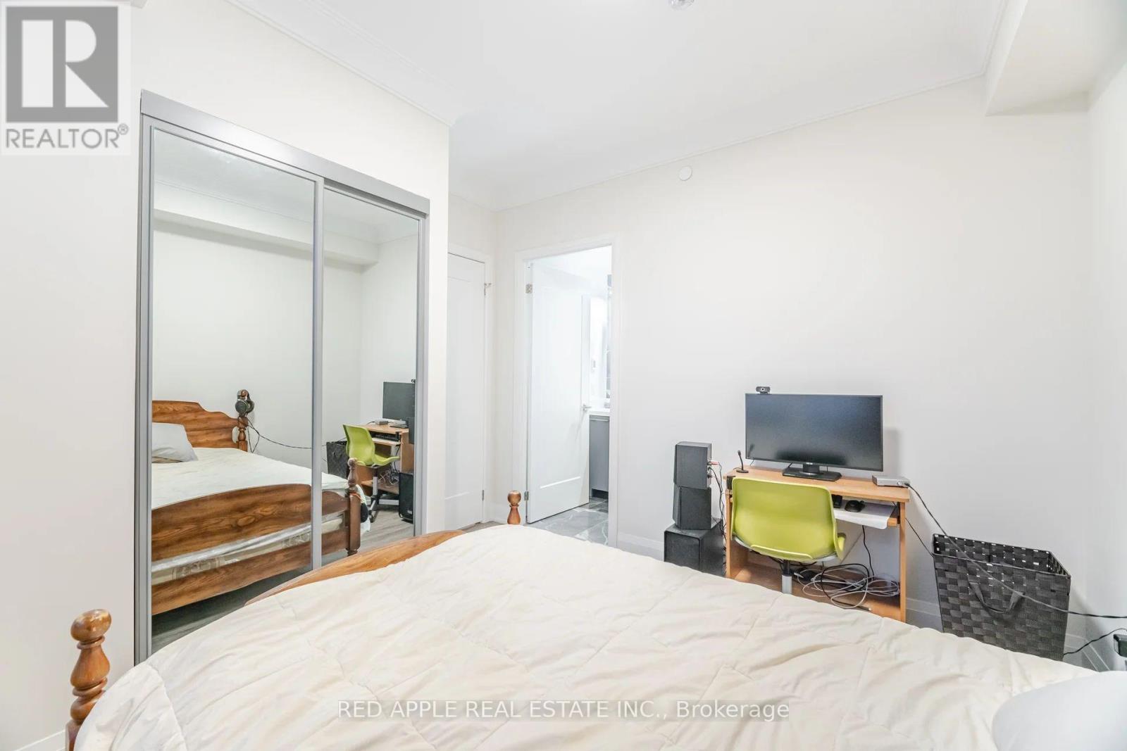 1207 - 18 Water Walk Drive, Markham, Ontario  L3R 6L5 - Photo 21 - N12592146