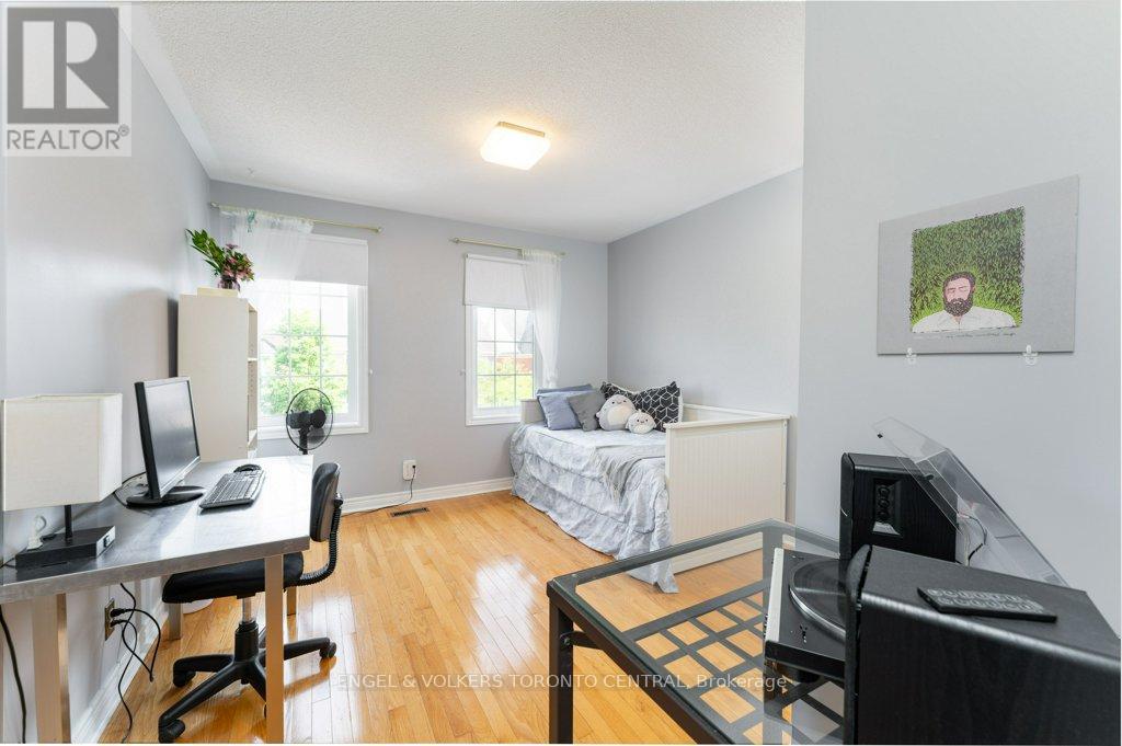 22 Donald Sim Avenue, Markham, Ontario  L6B 1B6 - Photo 22 - N12592182