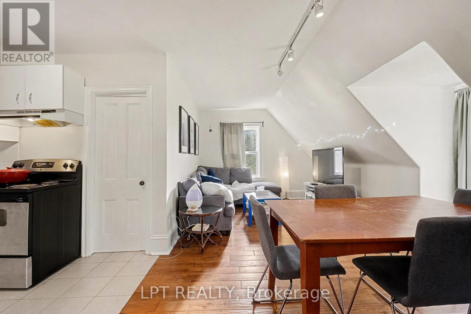 542 Maclaren Street W, Ottawa, Ontario  K1R 5K7 - Photo 26 - X12592452