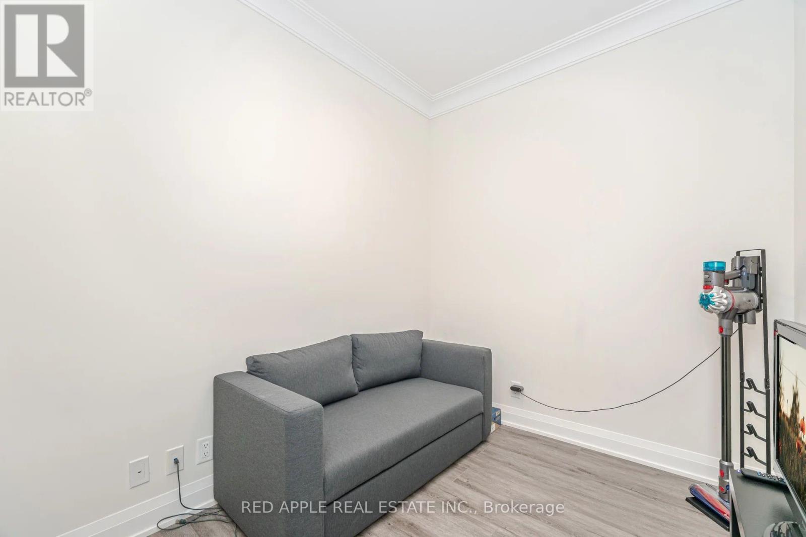 1207 - 18 Water Walk Drive, Markham, Ontario  L3R 6L5 - Photo 23 - N12592146