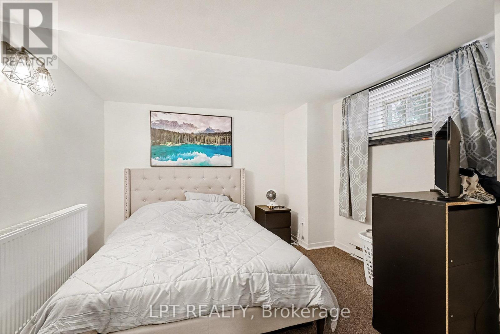 542 Maclaren Street W, Ottawa, Ontario  K1R 5K7 - Photo 37 - X12592452