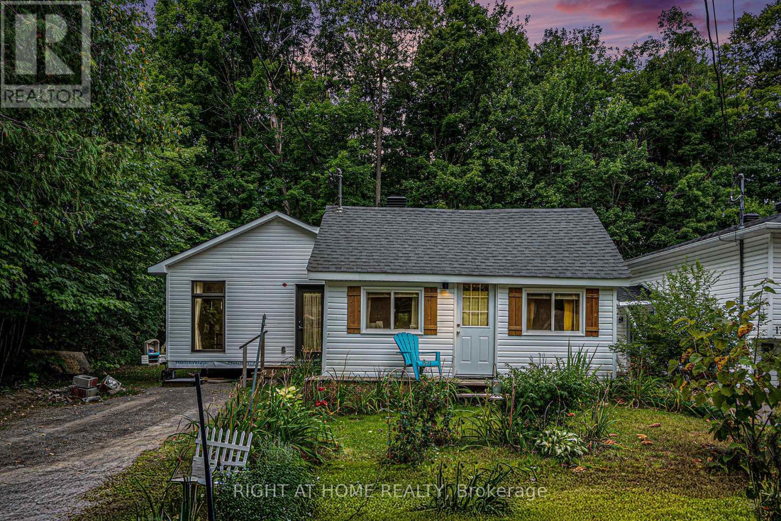 15 Willis James Lane, Mcnab/braeside, Ontario K7S 2A5 - Photo 2 - X12592462