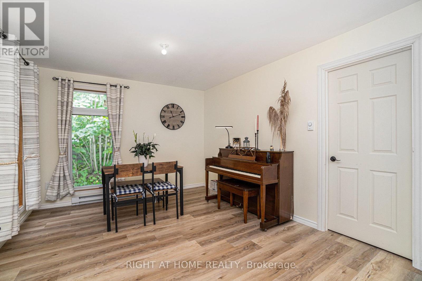 15 Willis James Lane, Mcnab/braeside, Ontario K7S 2A5 - Photo 4 - X12592462