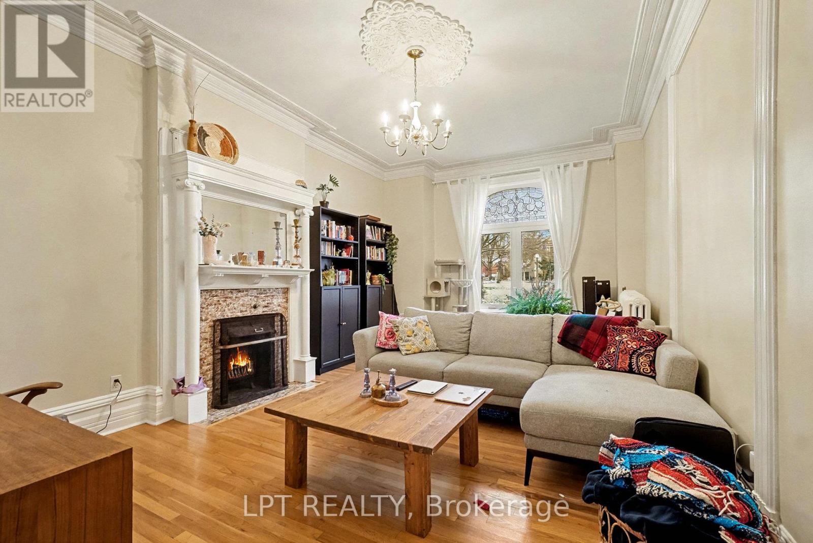 542 Maclaren Street W, Ottawa, Ontario  K1R 5K7 - Photo 6 - X12592452