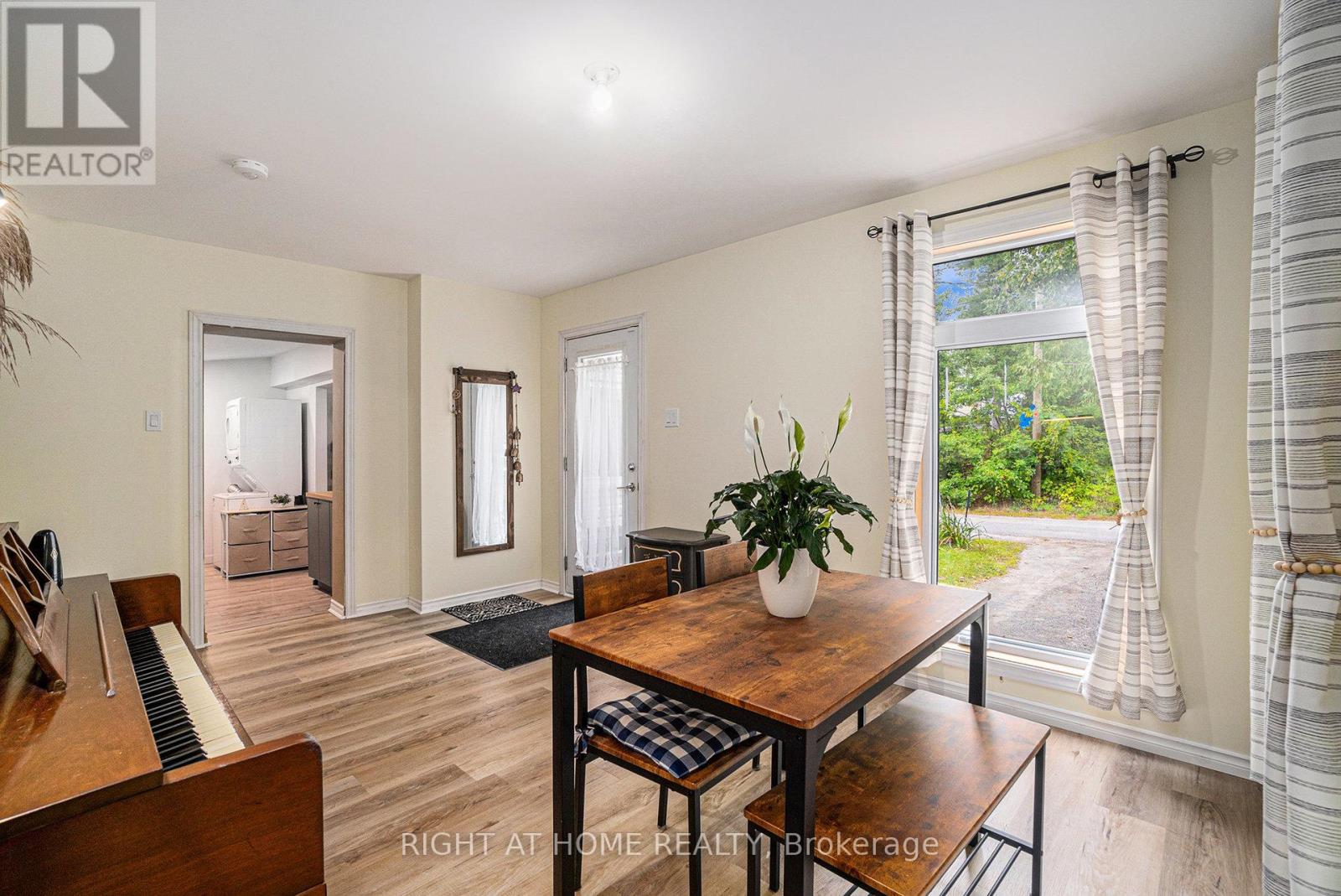 15 Willis James Lane, Mcnab/braeside, Ontario K7S 2A5 - Photo 3 - X12592462