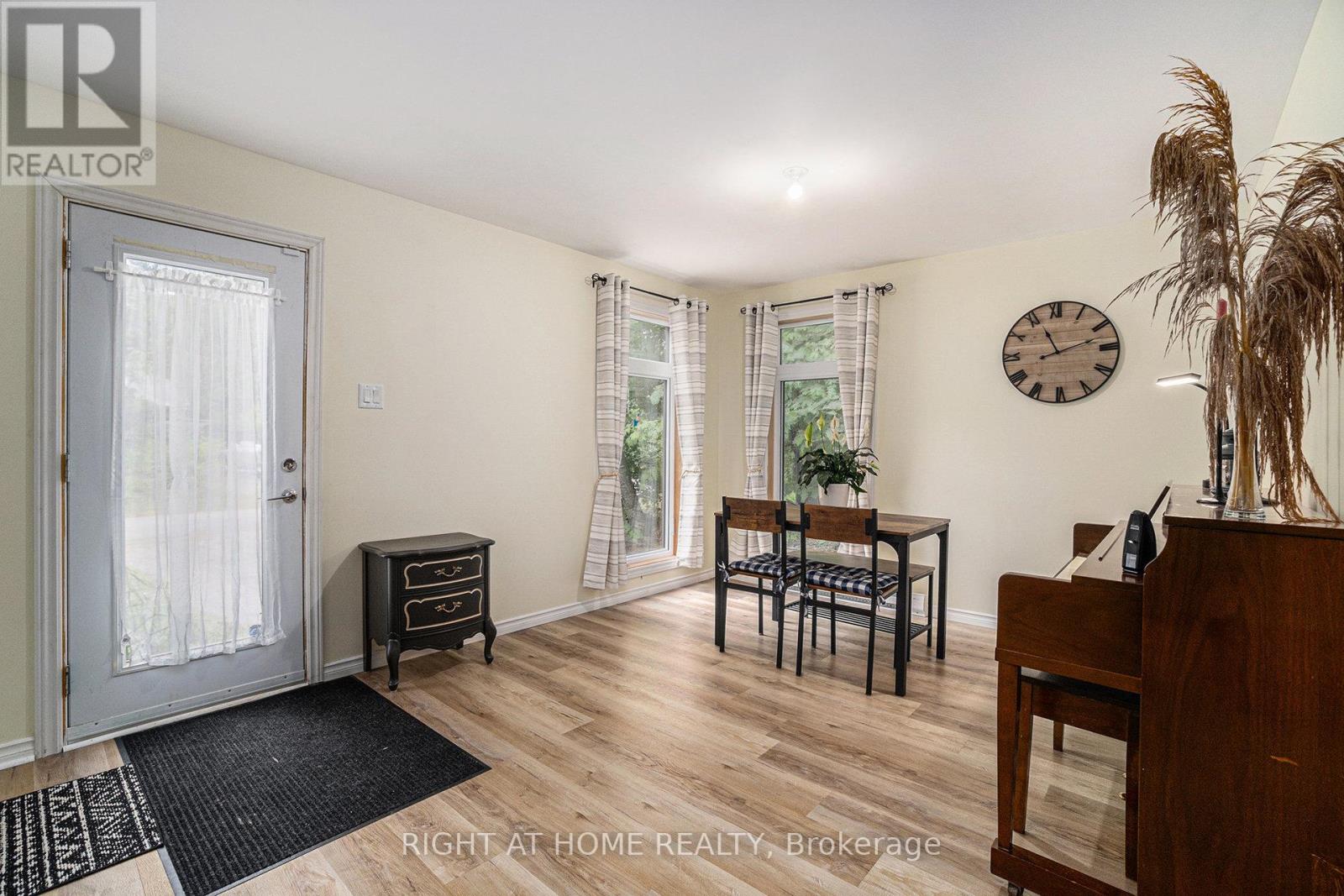 15 Willis James Lane, Mcnab/braeside, Ontario K7S 2A5 - Photo 5 - X12592462