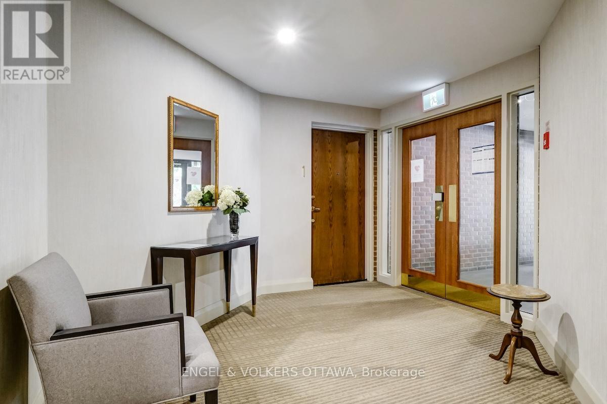 2 - 110 Rideau Terrace, Ottawa, Ontario K1M 0Z2 - Photo 2 - X12592596