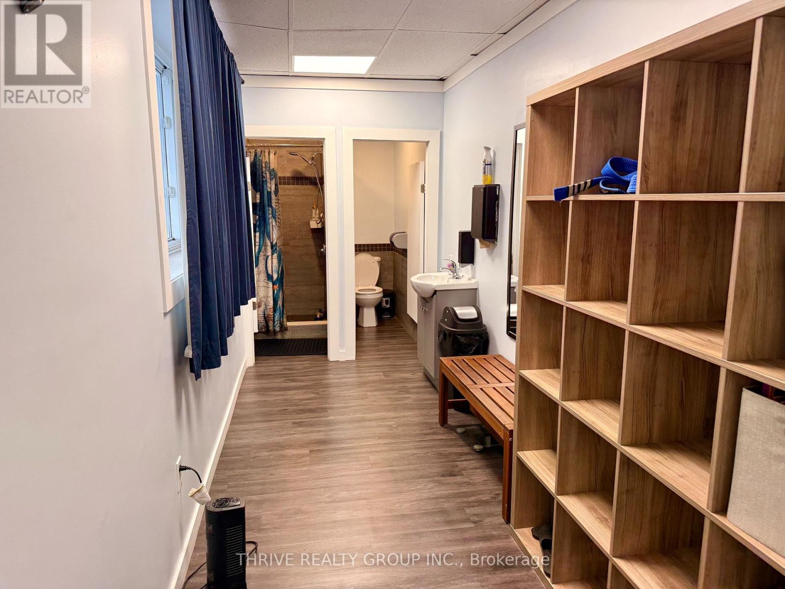 Upper - 1010 Dundas Street, London East, Ontario  N5W 3A3 - Photo 5 - X12591626