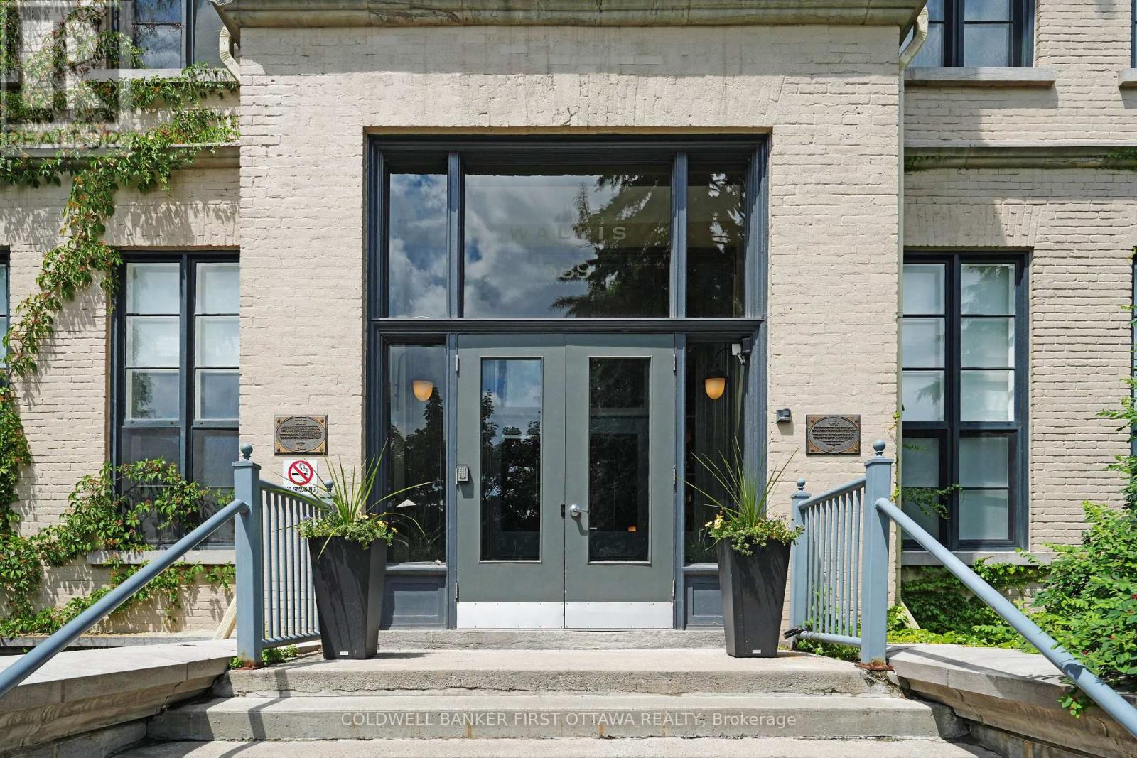 405 - 589 Rideau Street, Ottawa, Ontario K1N 6A1 - Photo 3 - X12592640