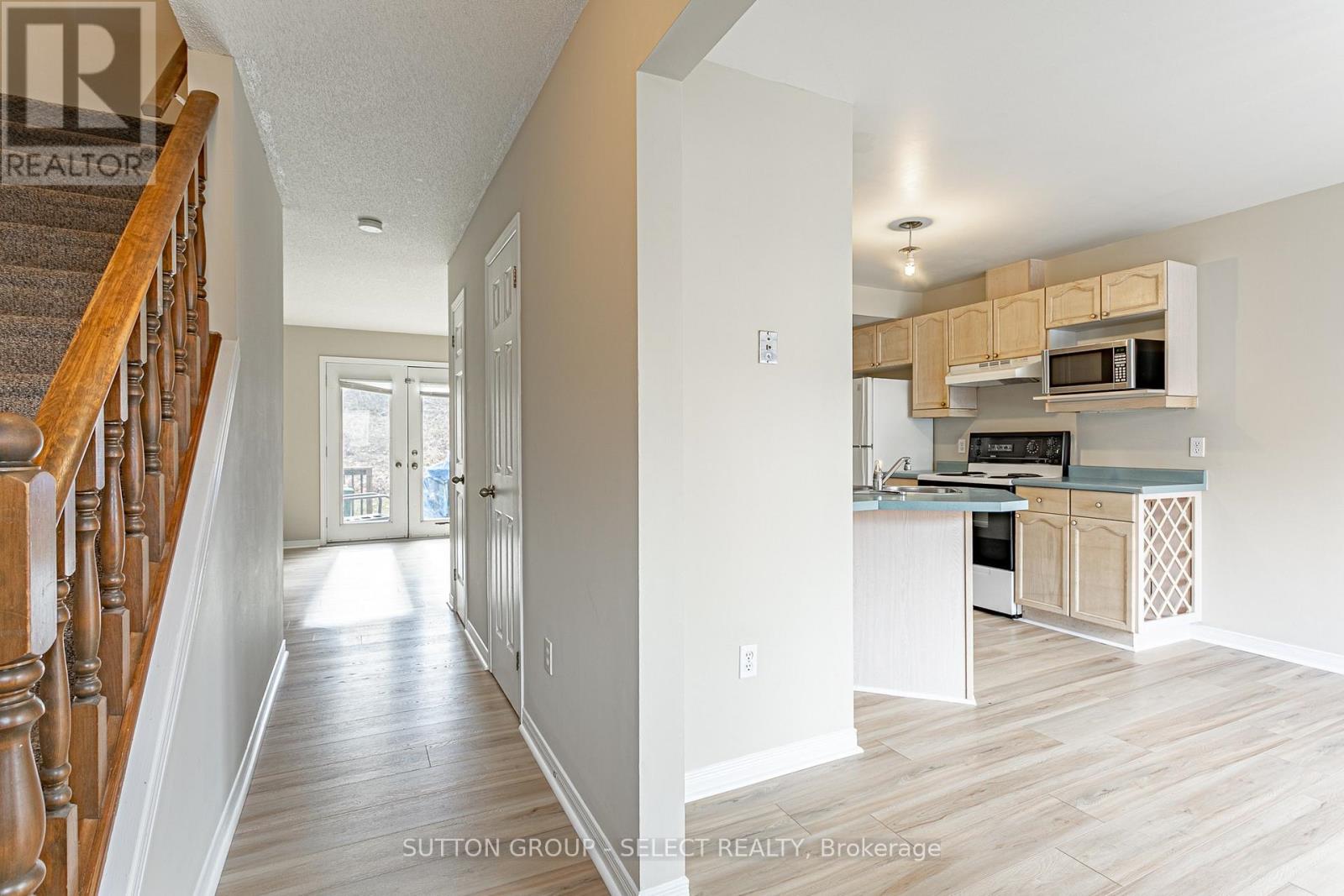 27 - 50 Chapman Court, London North, Ontario N6G 5E1 - Photo 2 - X12591714