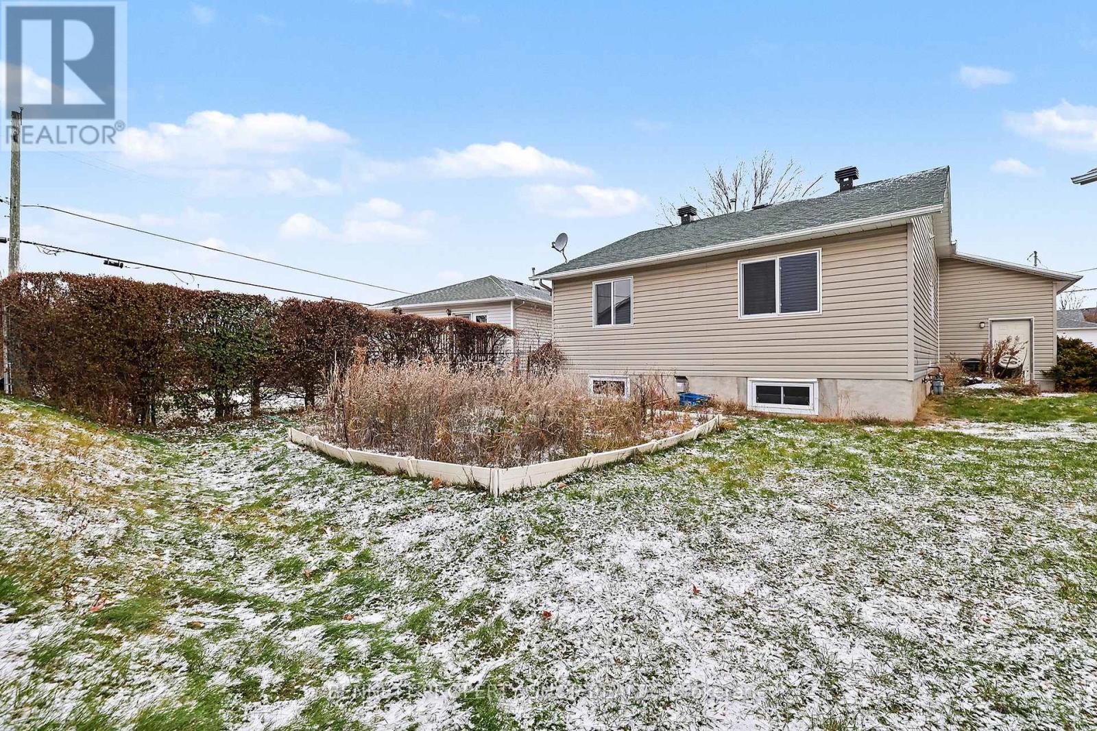 54 Barclay Street, Carleton Place, Ontario K7C 4N2 - Photo 16 - X12592672