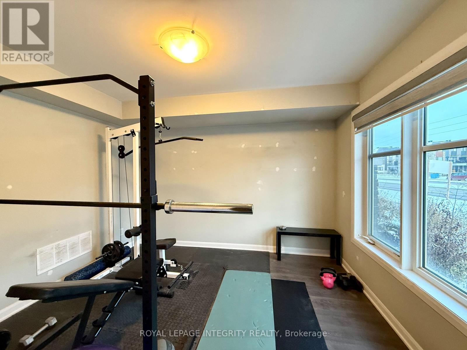 1079 Speedvale Court, Ottawa, Ontario K2T 0P6 - Photo 6 - X12592646