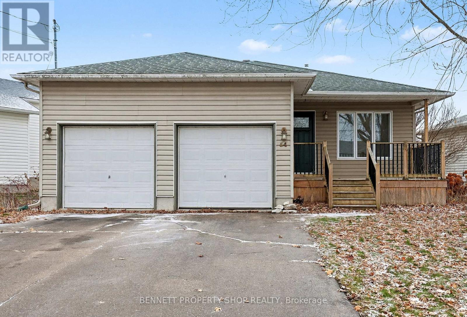 54 Barclay Street, Carleton Place, Ontario K7C 4N2 - Photo 1 - X12592672