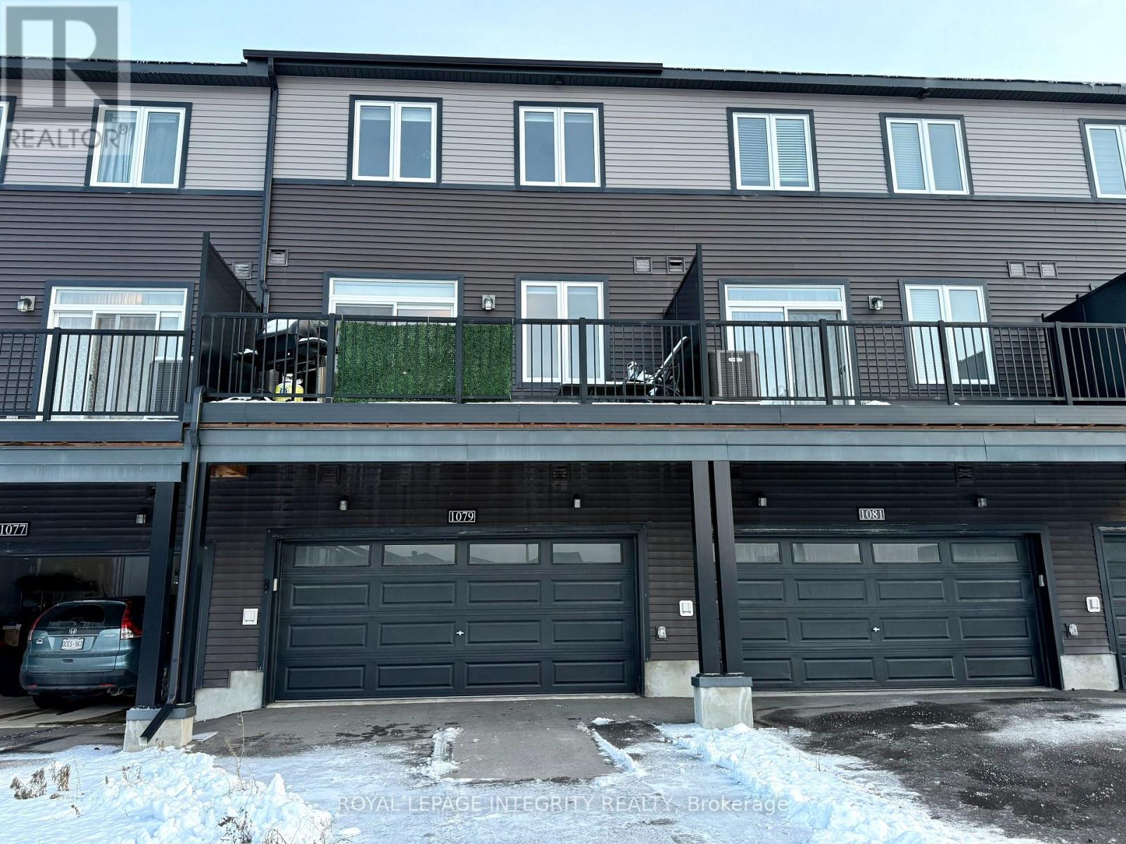 1079 Speedvale Court, Ottawa, Ontario K2T 0P6 - Photo 2 - X12592646