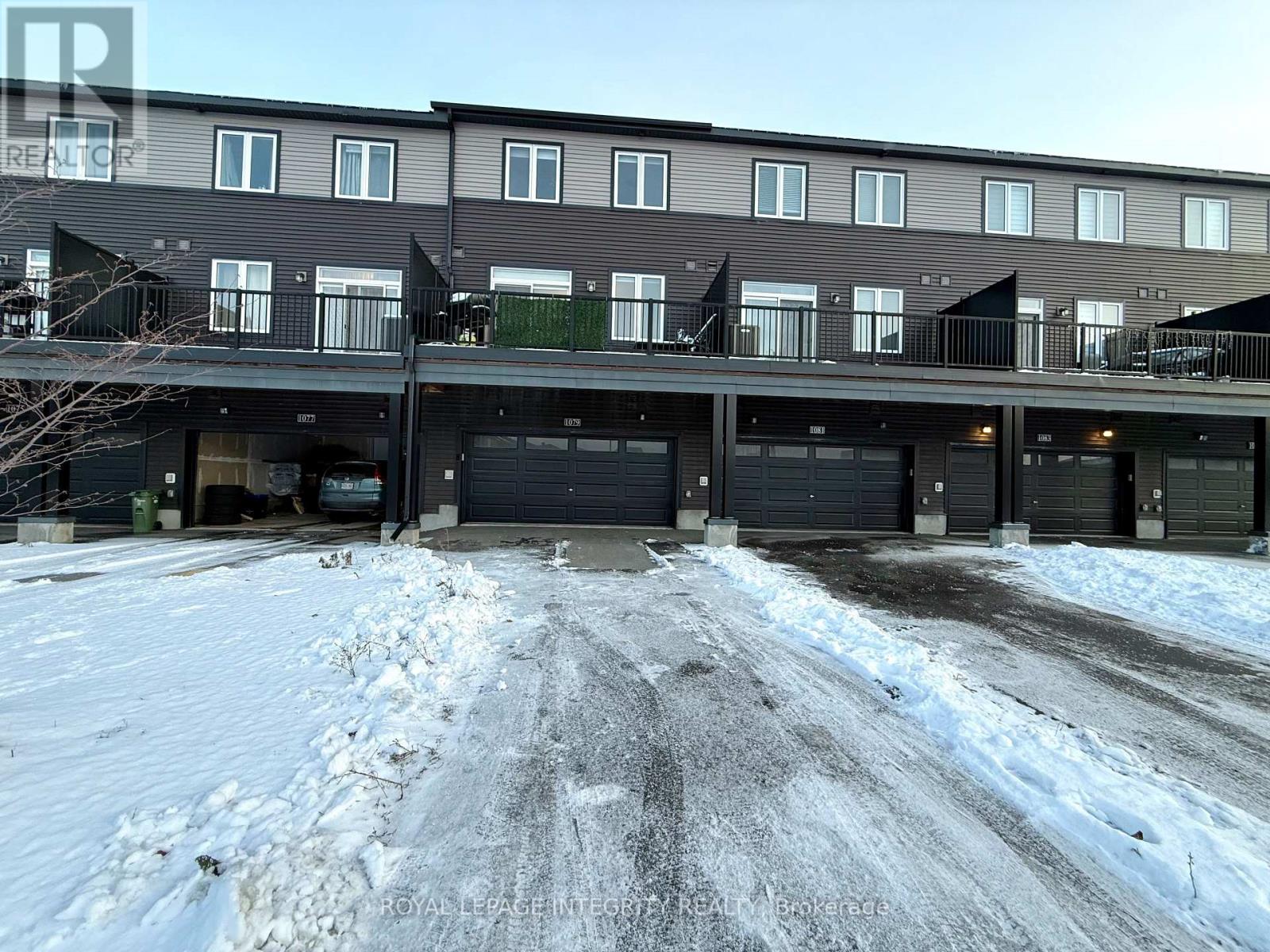 1079 Speedvale Court, Ottawa, Ontario K2T 0P6 - Photo 3 - X12592646