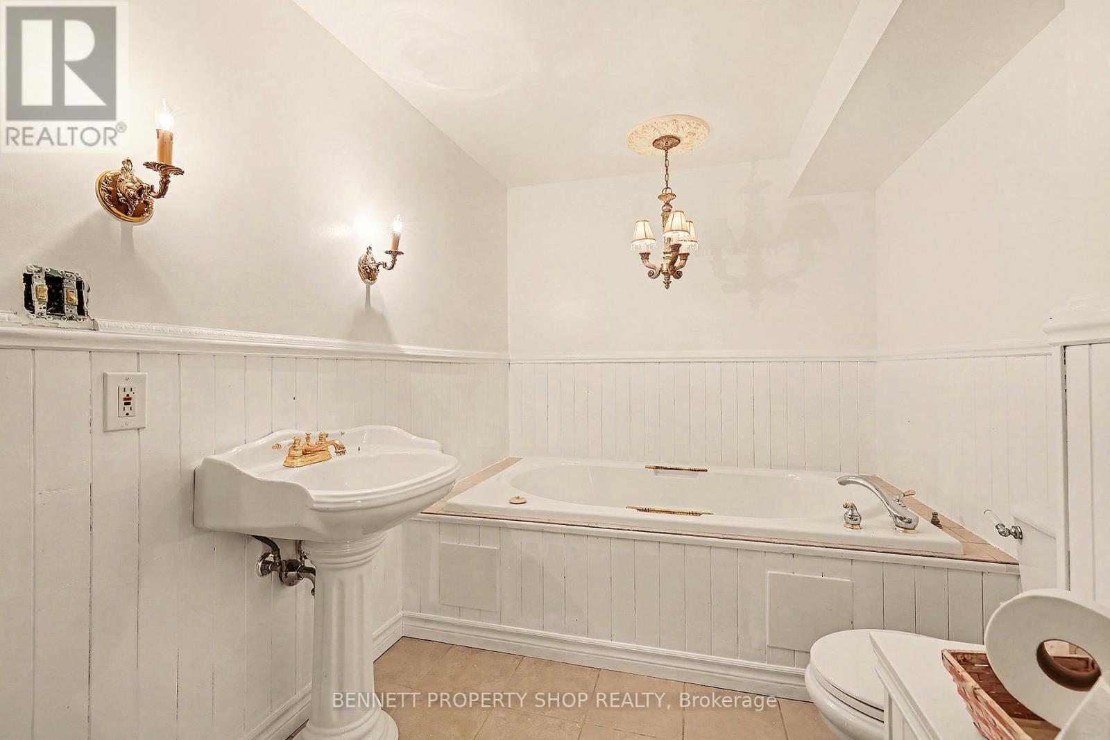 54 Barclay Street, Carleton Place, Ontario K7C 4N2 - Photo 10 - X12592672