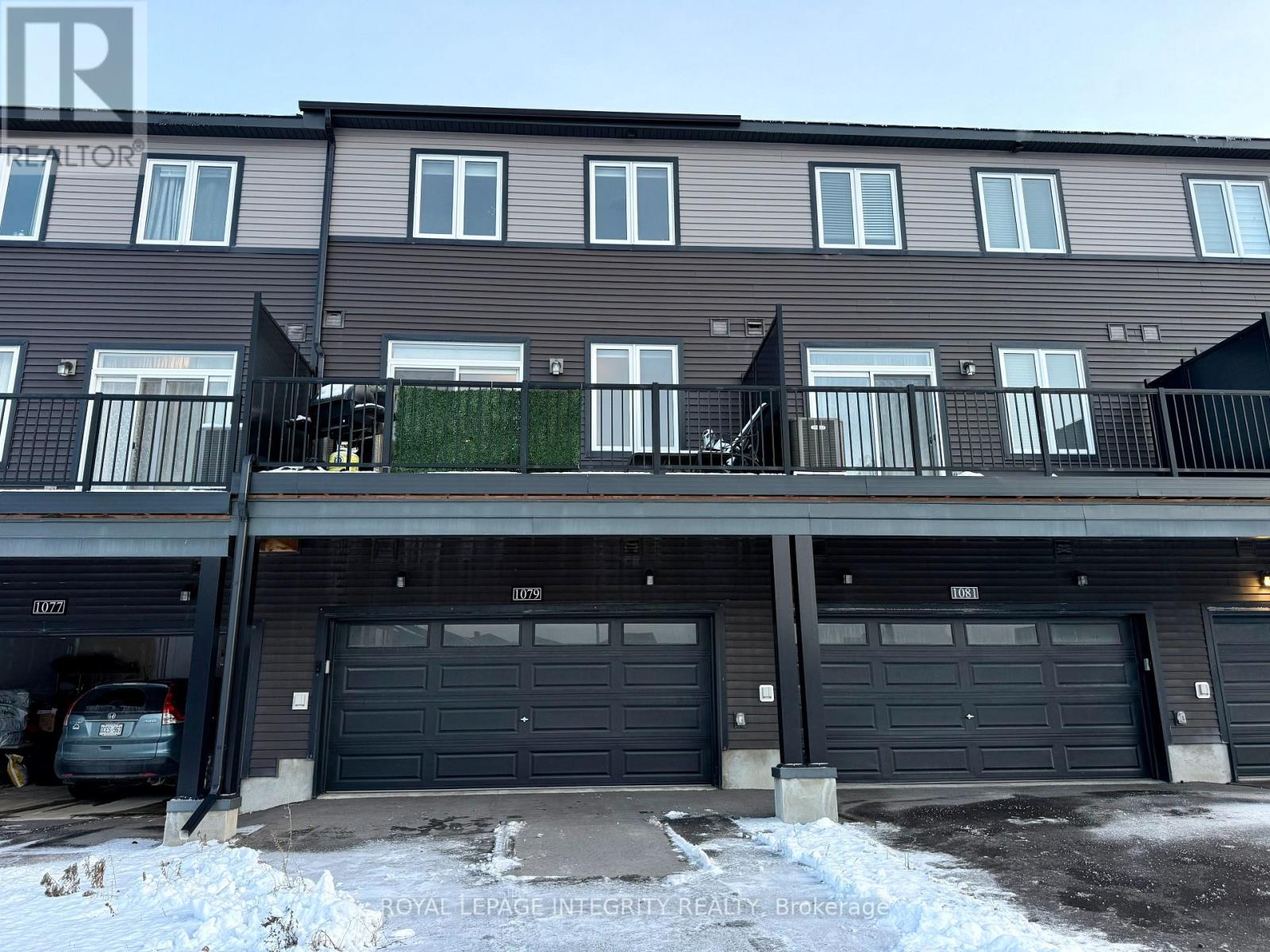 1079 Speedvale Court, Ottawa, Ontario K2T 0P6 - Photo 4 - X12592646