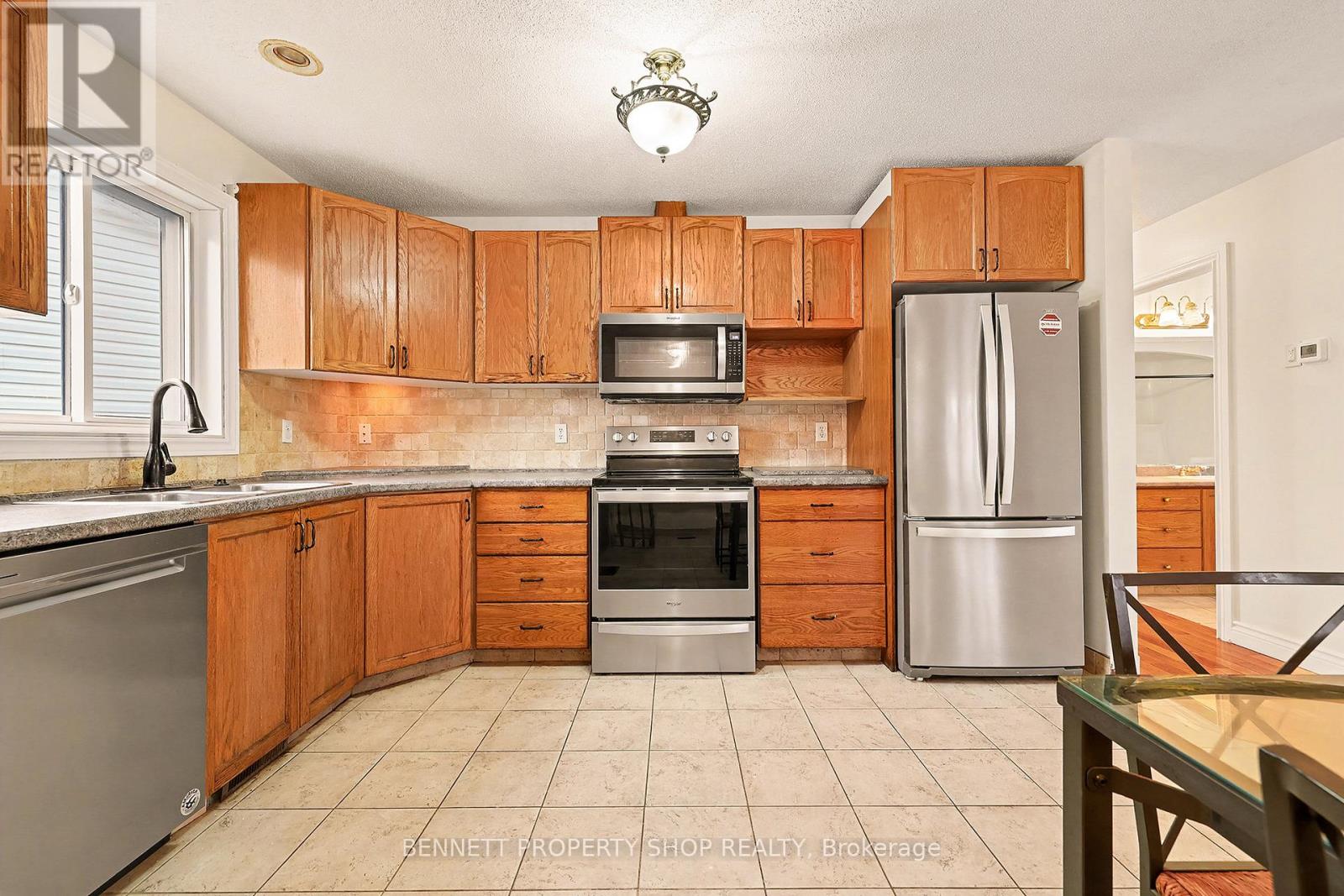 54 Barclay Street, Carleton Place, Ontario K7C 4N2 - Photo 5 - X12592672