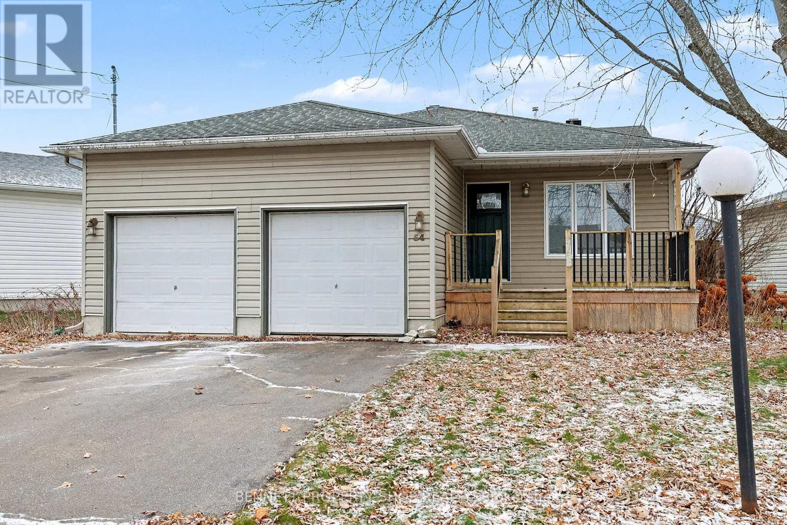 54 Barclay Street, Carleton Place, Ontario K7C 4N2 - Photo 2 - X12592672