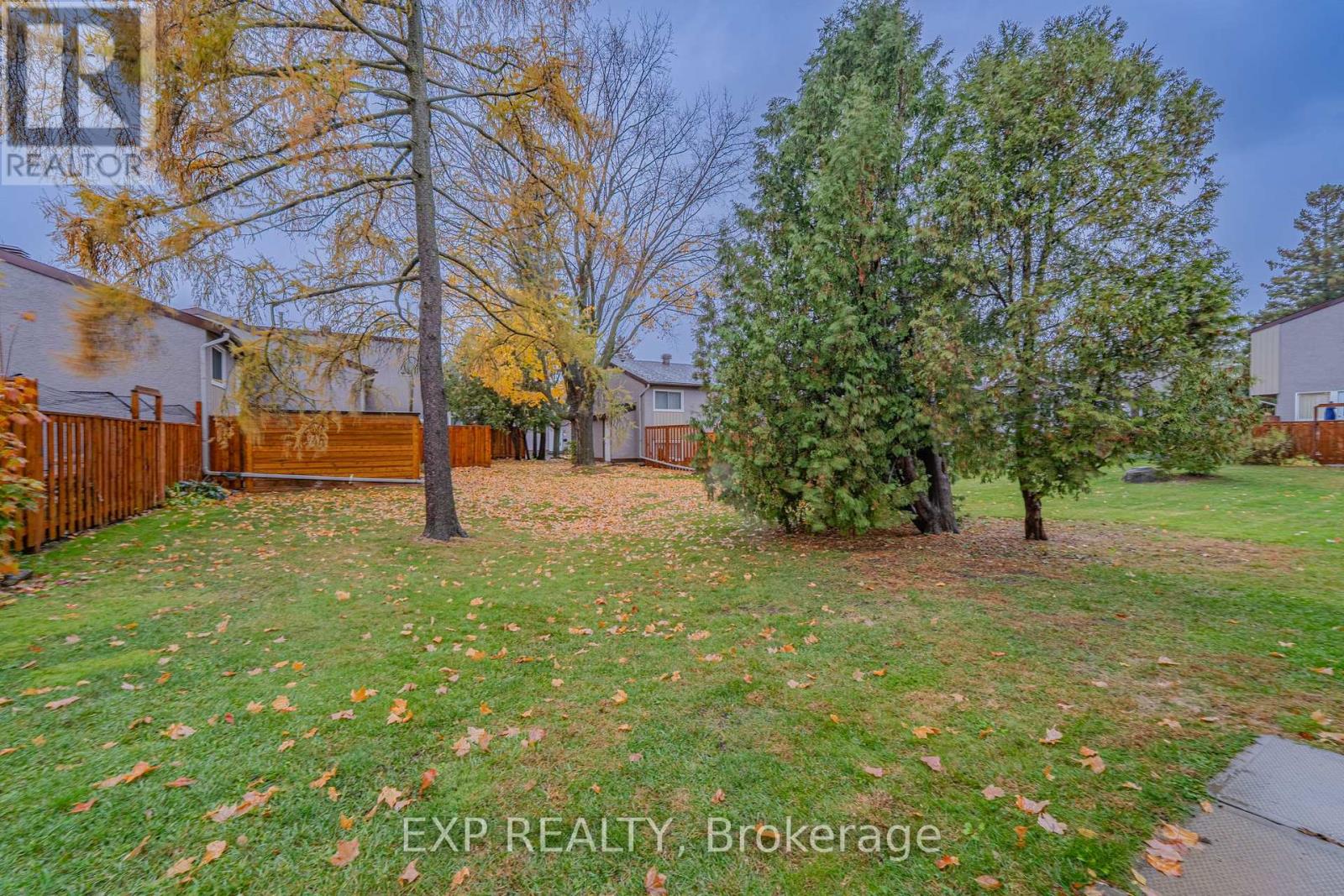 268 Woodfield Drive, Ottawa, Ontario K2G 4P2 - Photo 10 - X12592776