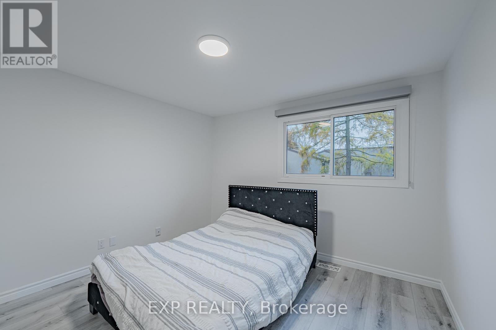 268 Woodfield Drive, Ottawa, Ontario K2G 4P2 - Photo 32 - X12592776