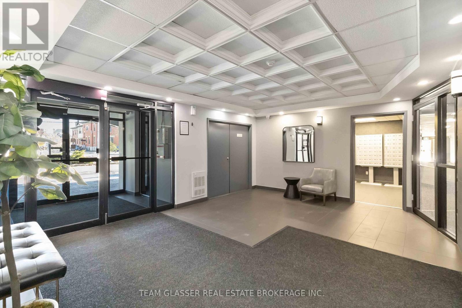 610 - 396 Queens Avenue, London East, Ontario  N6B 1X7 - Photo 3 - X12592550