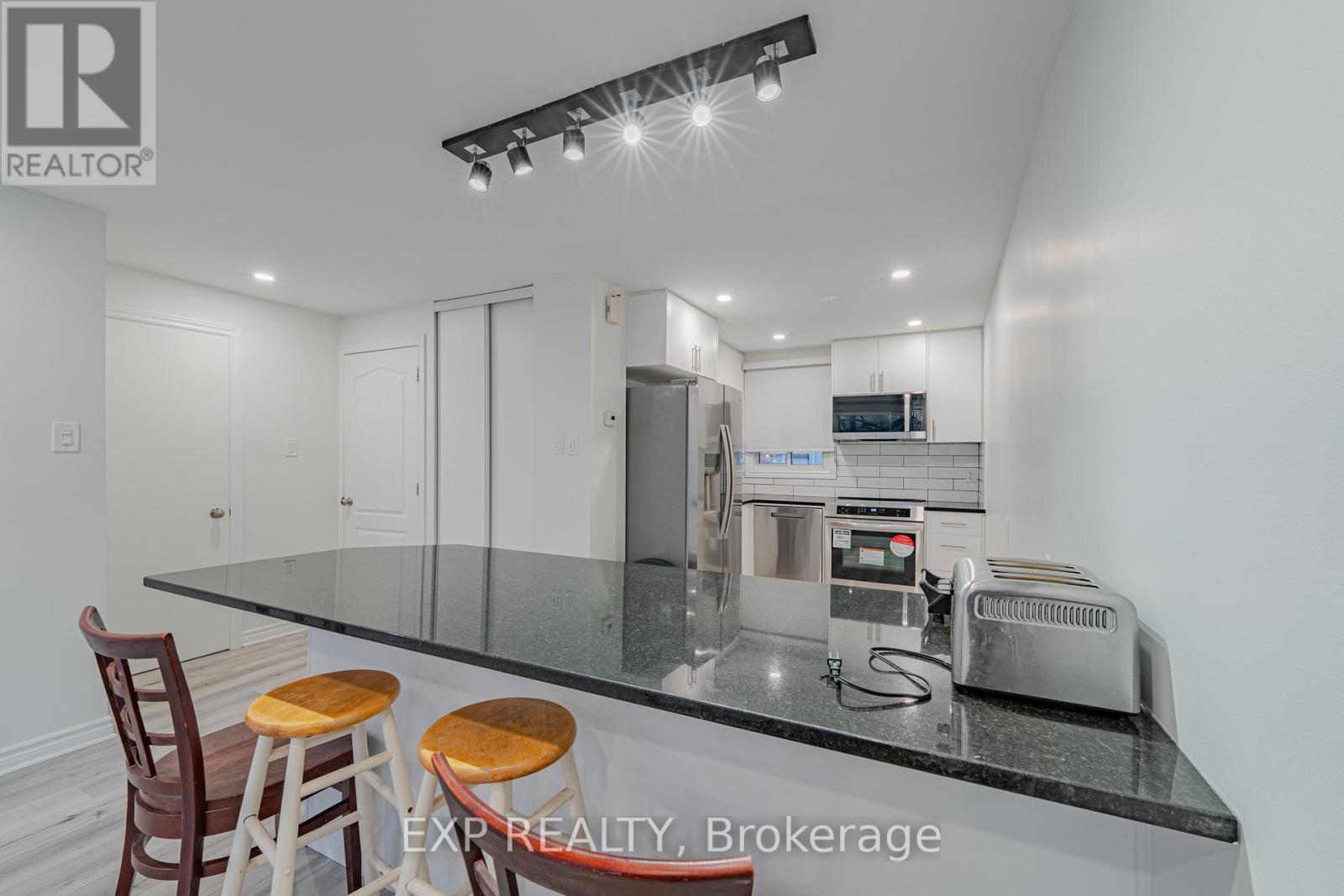 268 Woodfield Drive, Ottawa, Ontario K2G 4P2 - Photo 20 - X12592776