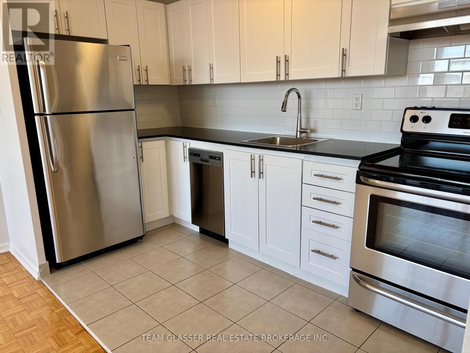 610 - 396 Queens Avenue, London East, Ontario  N6B 1X7 - Photo 4 - X12592550