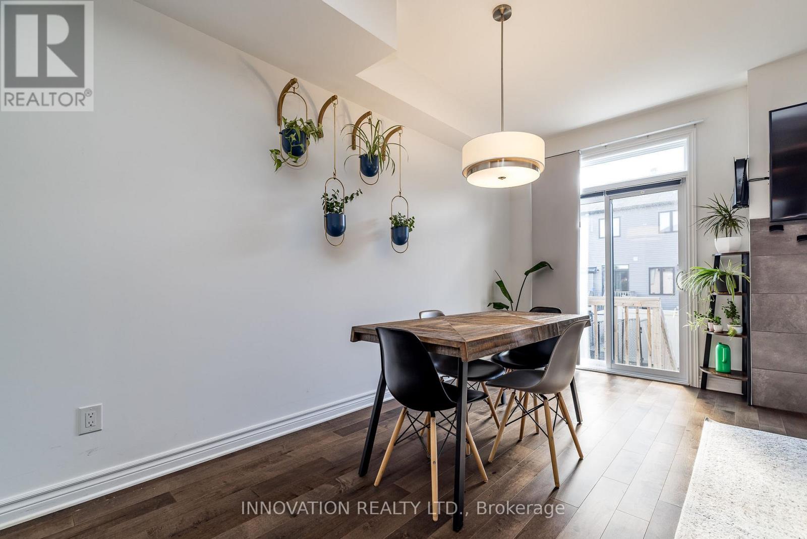 288 Munro Street, Carleton Place, Ontario  K7C 0P2 - Photo 11 - X12366237