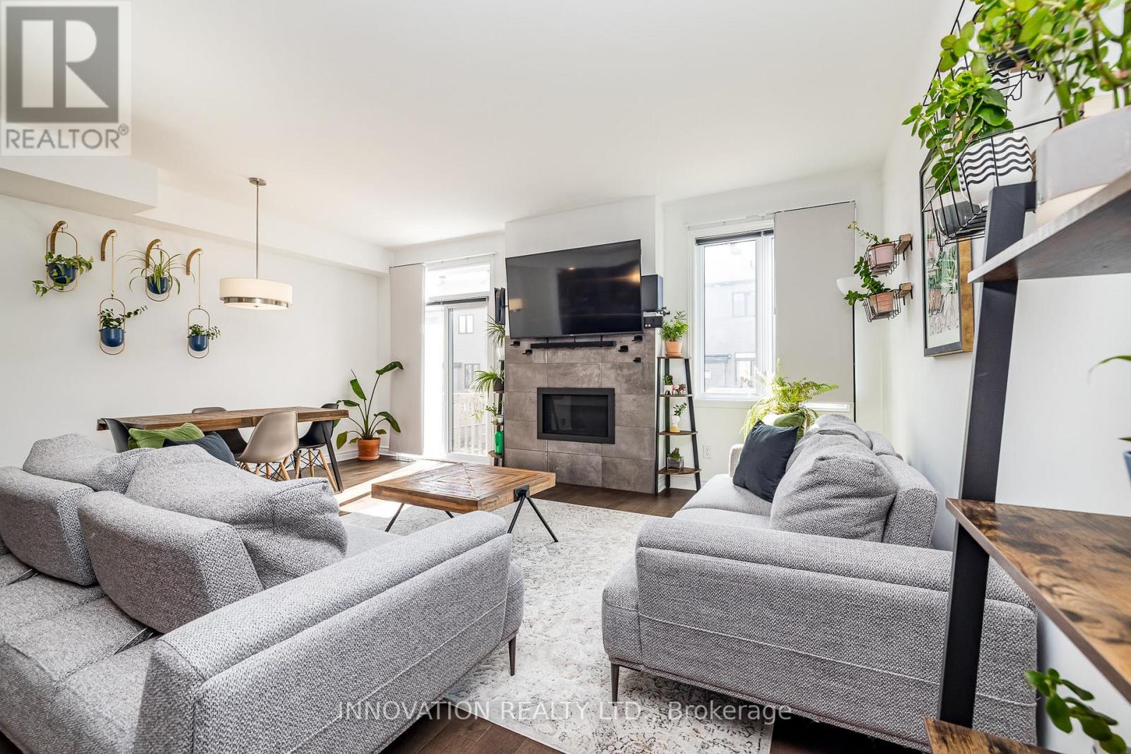 288 Munro Street, Carleton Place, Ontario  K7C 0P2 - Photo 6 - X12366237