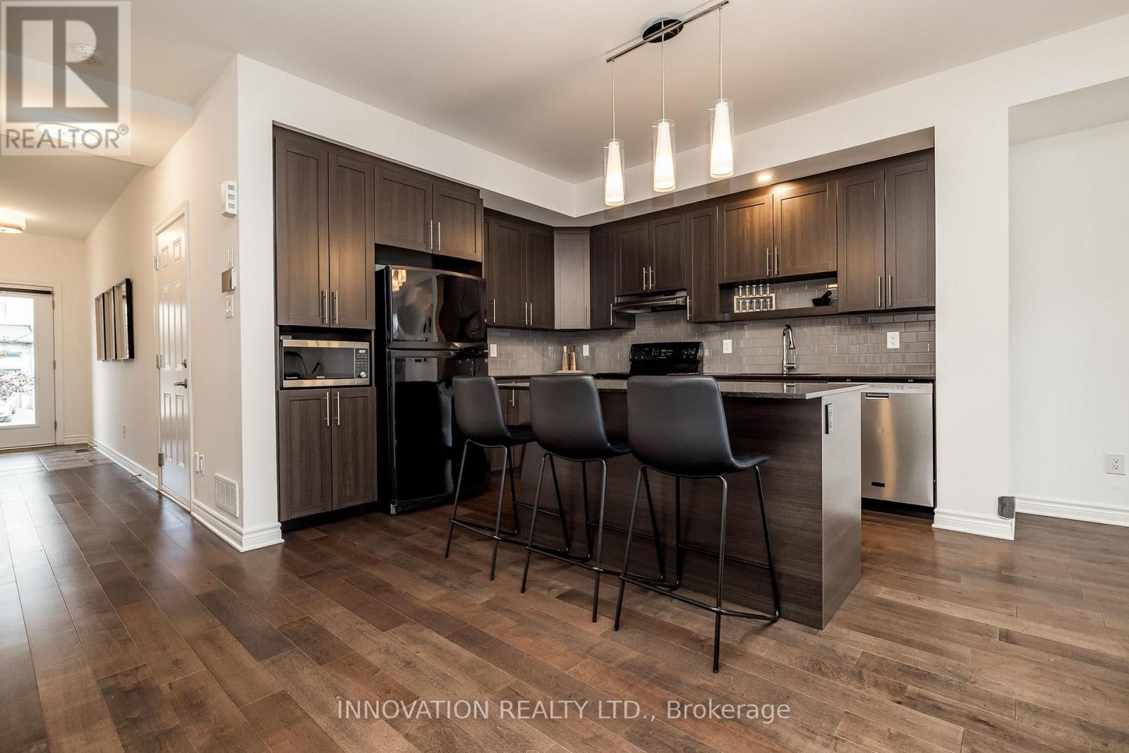 288 Munro Street, Carleton Place, Ontario  K7C 0P2 - Photo 12 - X12366237