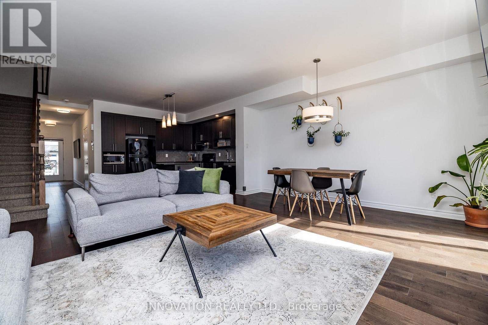 288 Munro Street, Carleton Place, Ontario  K7C 0P2 - Photo 9 - X12366237