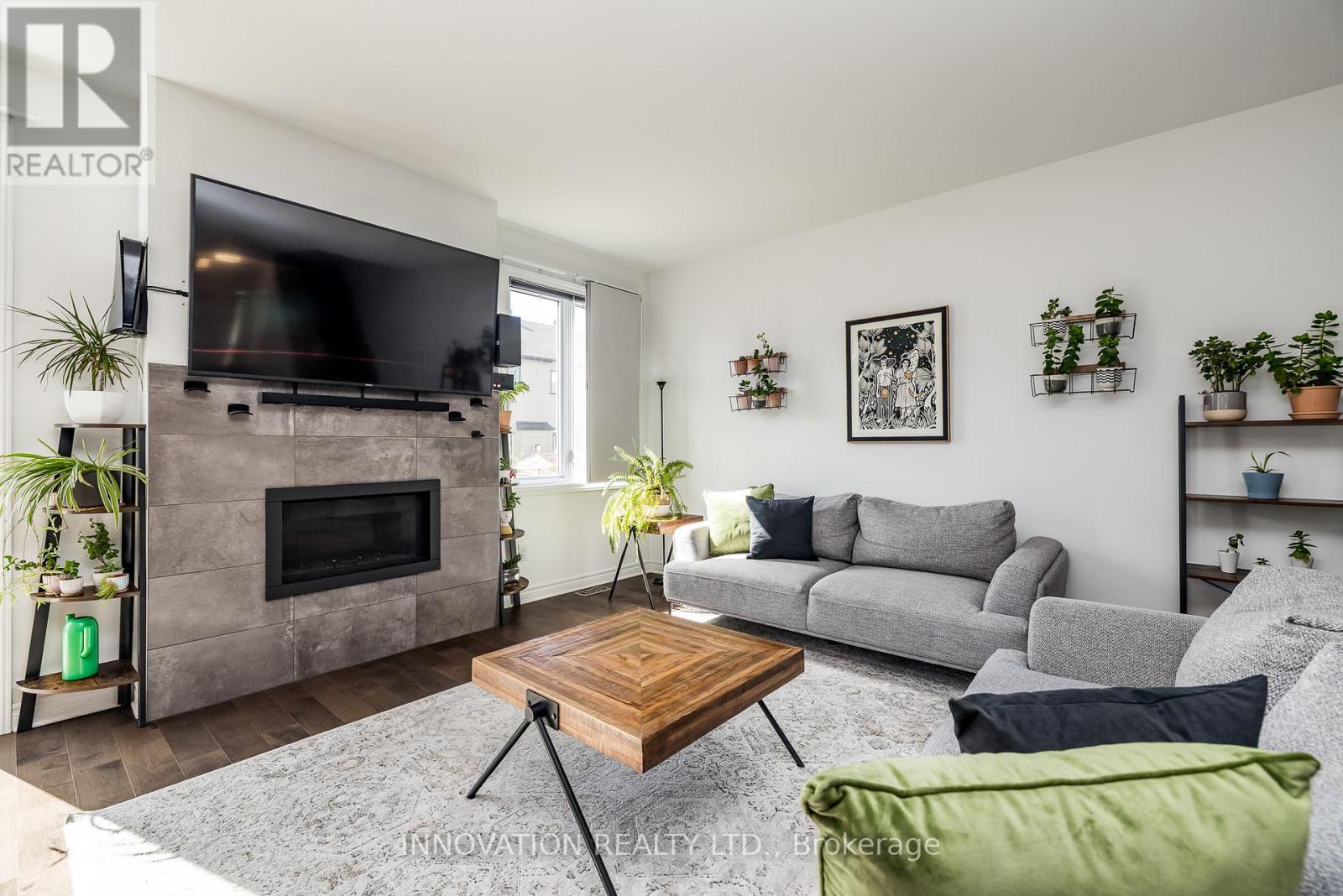 288 Munro Street, Carleton Place, Ontario  K7C 0P2 - Photo 7 - X12366237