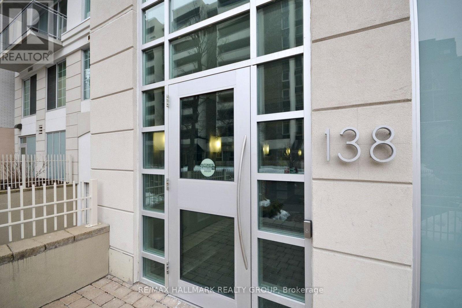 209 - 138 Somerset Street W, Ottawa, Ontario K2P 0A3 - Photo 2 - X12410949