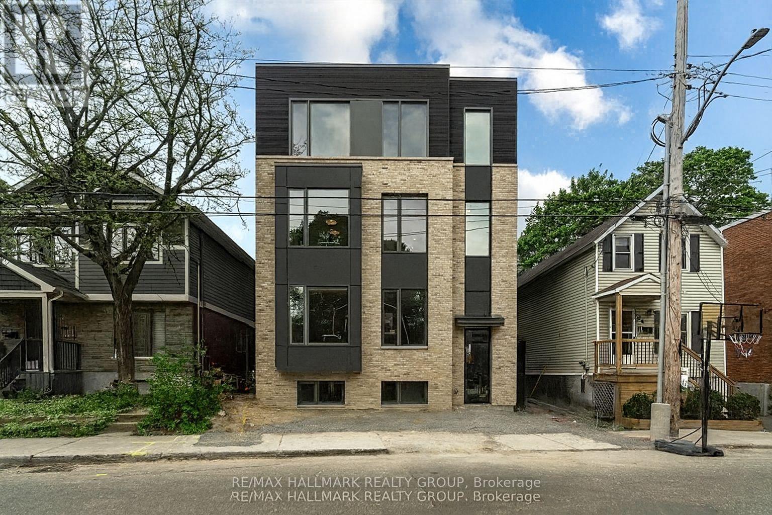 2A - 22 SIMS AVENUE, Ottawa, Ontario