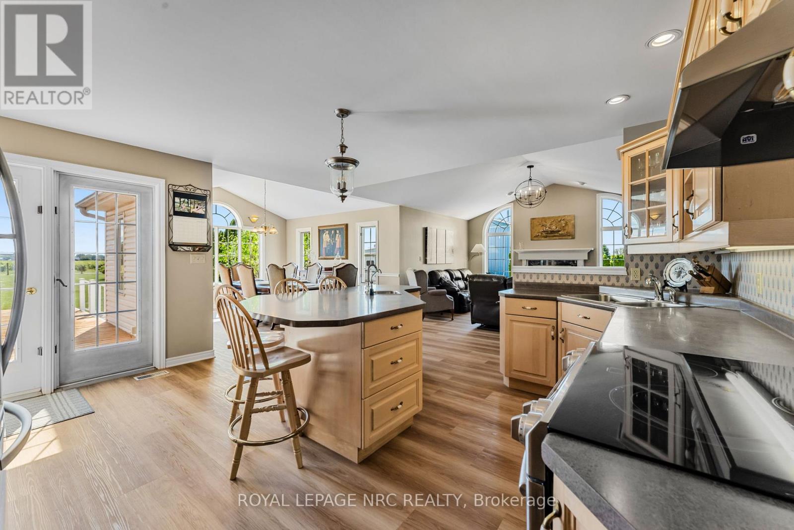 1053 Line 3 Road, Niagara-On-The-Lake, Ontario  L0S 1J0 - Photo 17 - X12591650