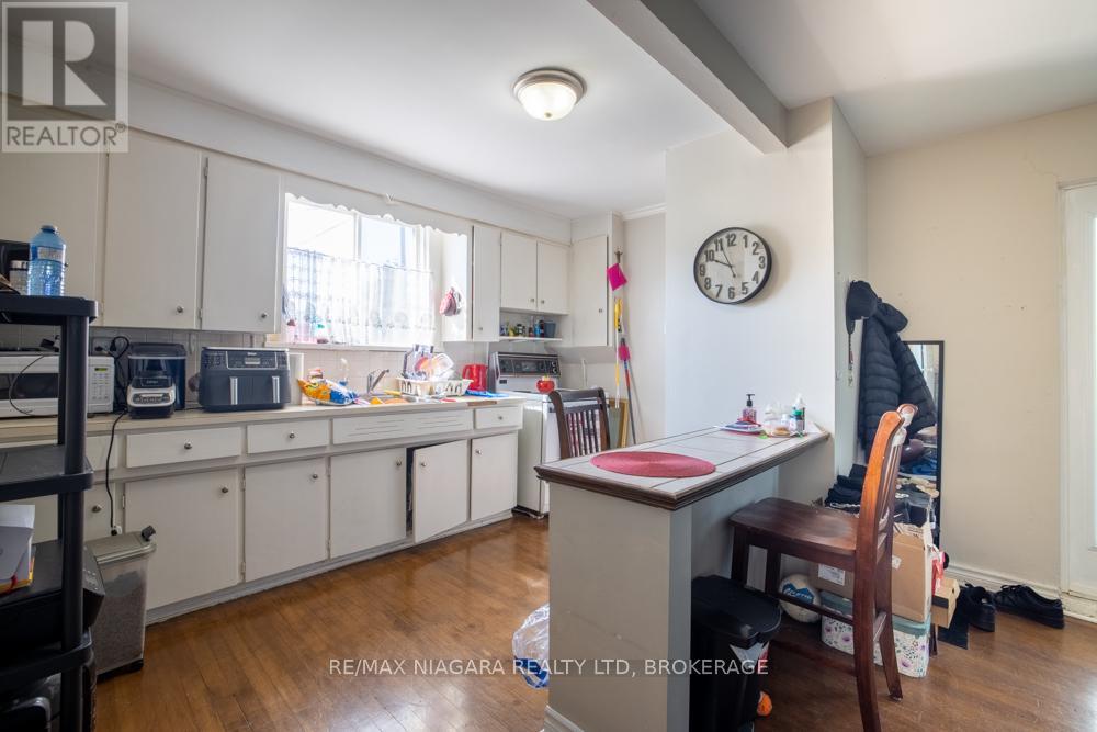 55 Ann Street, Thorold, Ontario L2V 2J8 - Photo 22 - X12592338