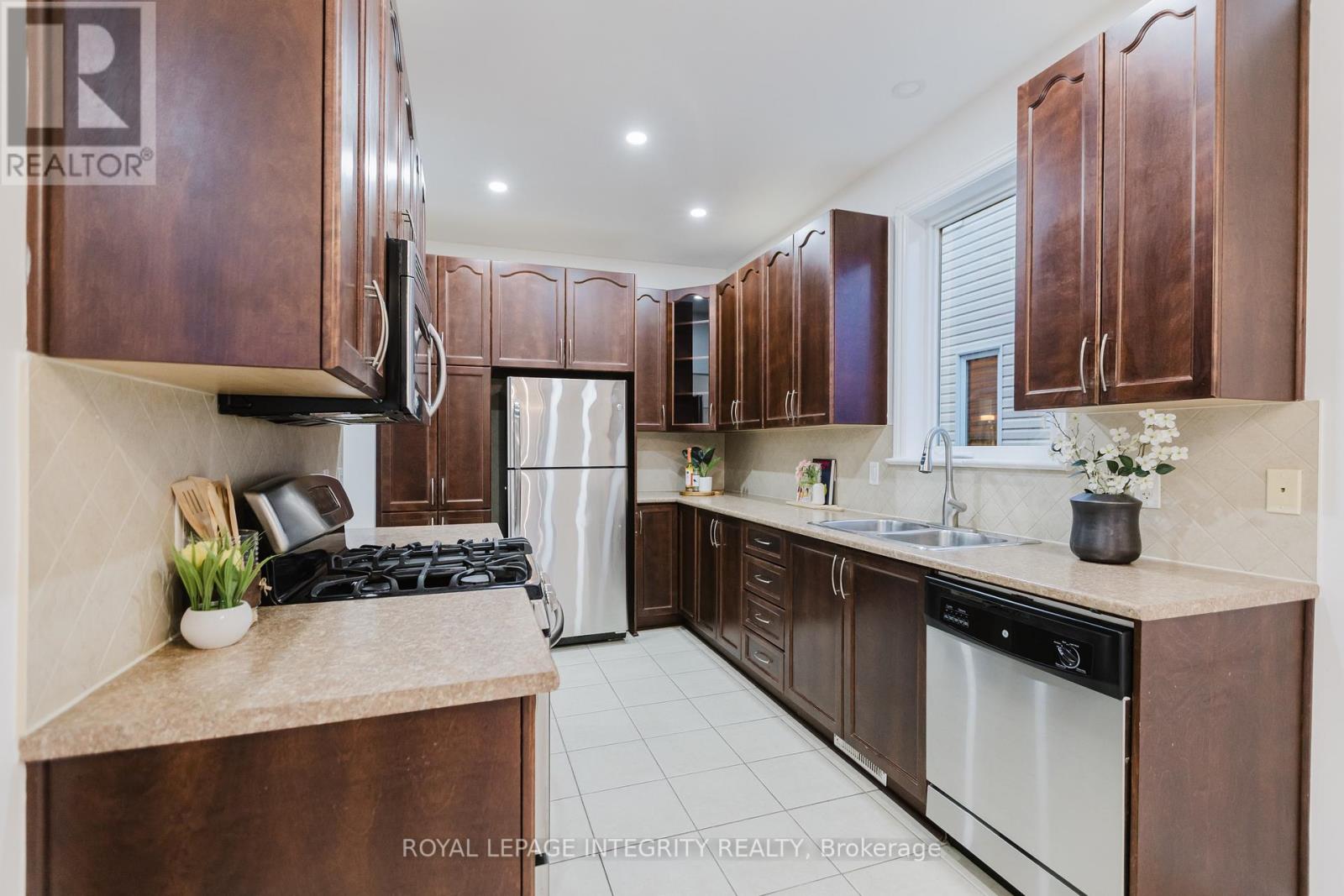 361 Widgeon Way, Ottawa, Ontario K1T 0E9 - Photo 11 - X12591726