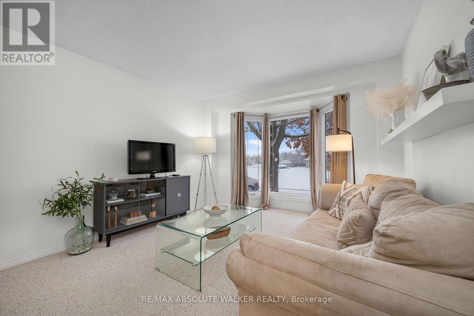 1973 Crestmont Place, Ottawa, Ontario  K1W 1E4 - Photo 4 - X12591664