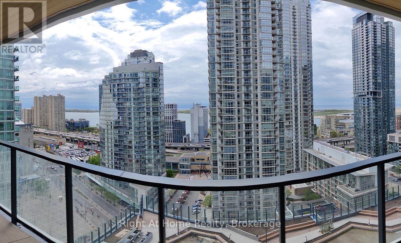 1907 - 1 CONCORD CITYPLACE WAY, Toronto, Ontario