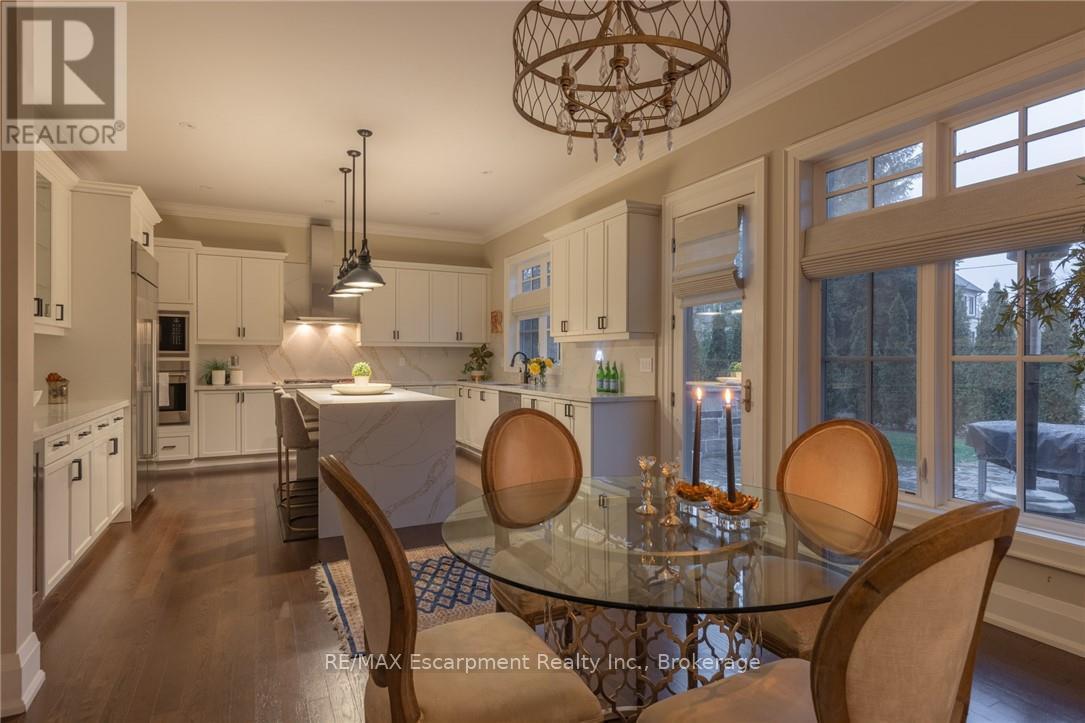 21 Lambert Common, Oakville, Ontario  L6K 0H6 - Photo 10 - W12360522