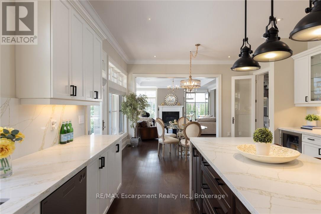 21 Lambert Common, Oakville, Ontario  L6K 0H6 - Photo 13 - W12360522