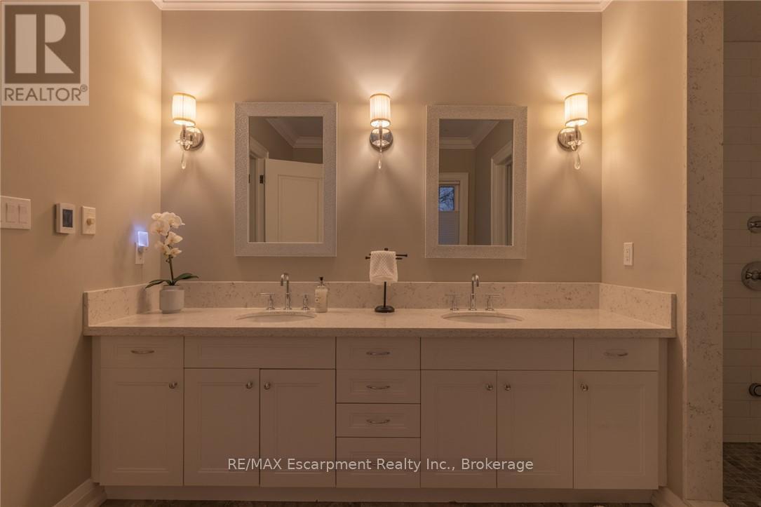 21 Lambert Common, Oakville, Ontario  L6K 0H6 - Photo 27 - W12360522